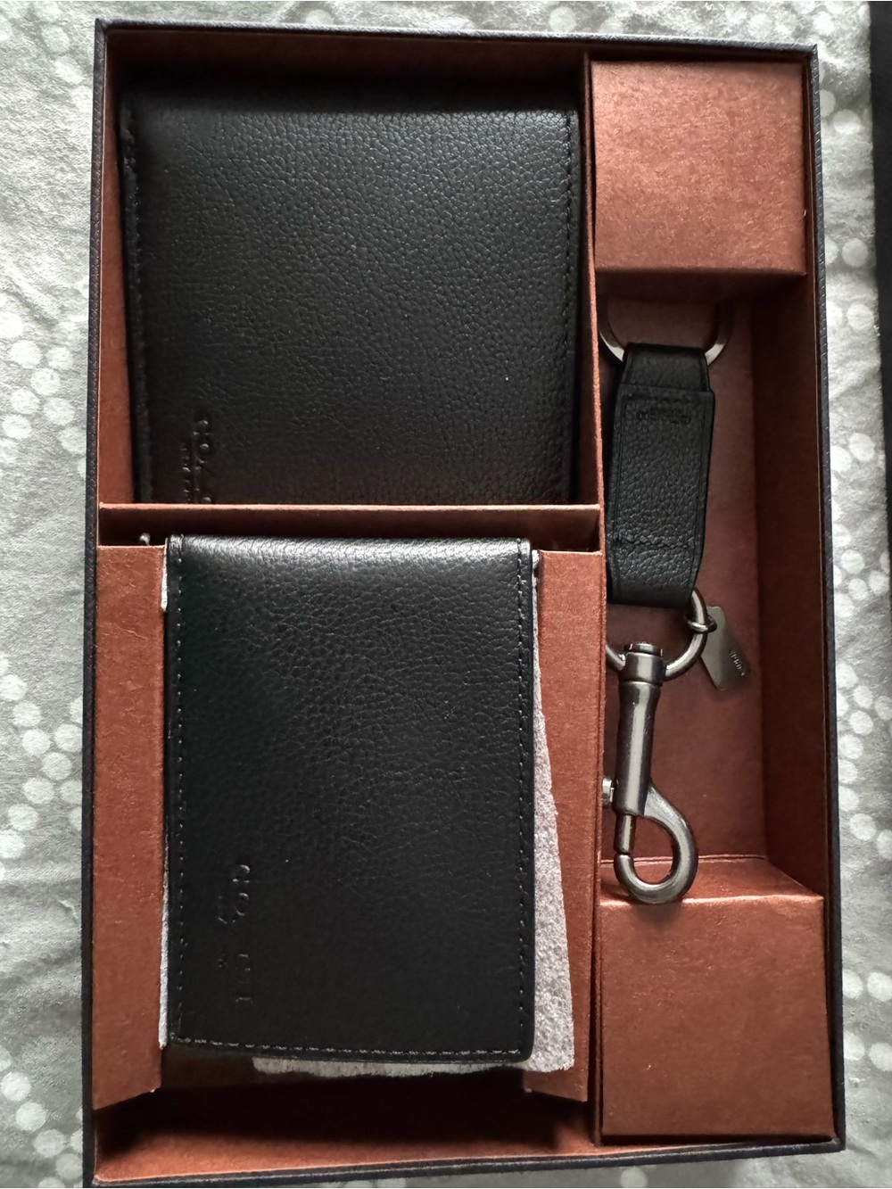 Men's Black Leather Wallet & Keychain Gift Set